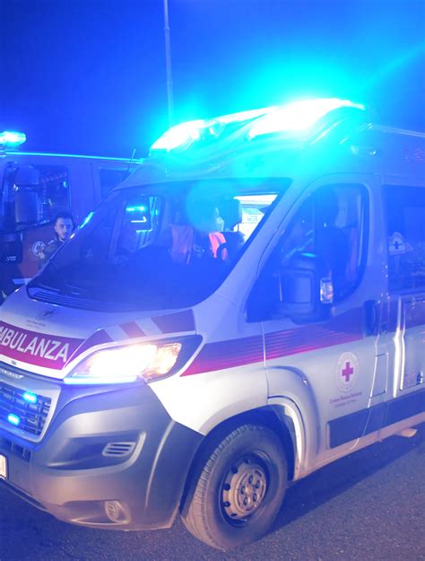 incidente salgareda|Grave incidente a Salgareda: scontro frontale nella notte, 22enne。